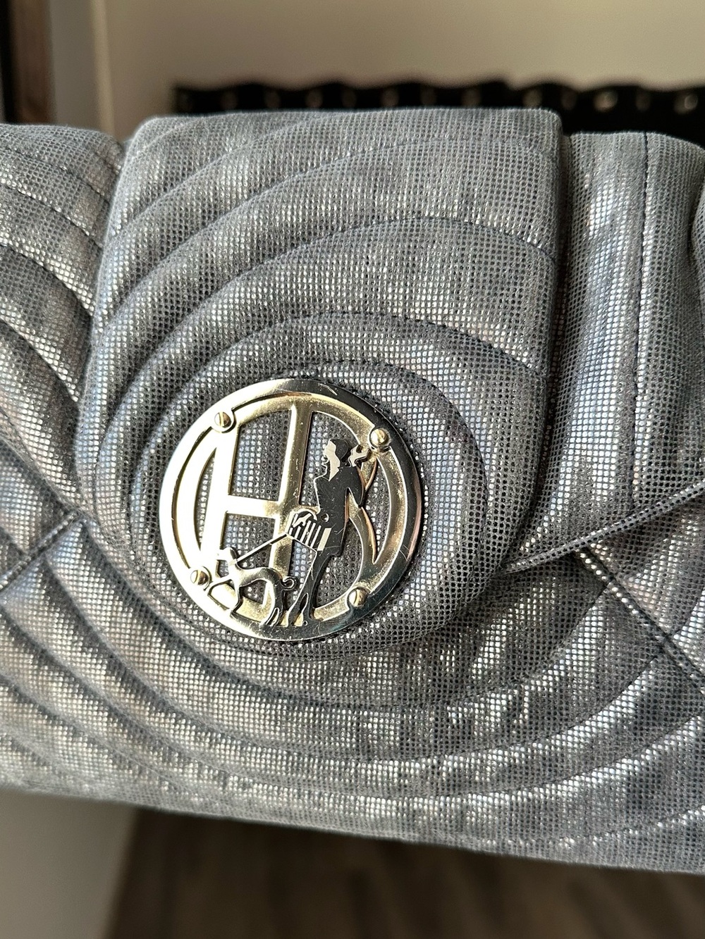 RARE Henri Bendel No. 7 Metallic Quilted Shoulder Bag/Clutch - GIRL WALKING DOG - Picture 4 of 9